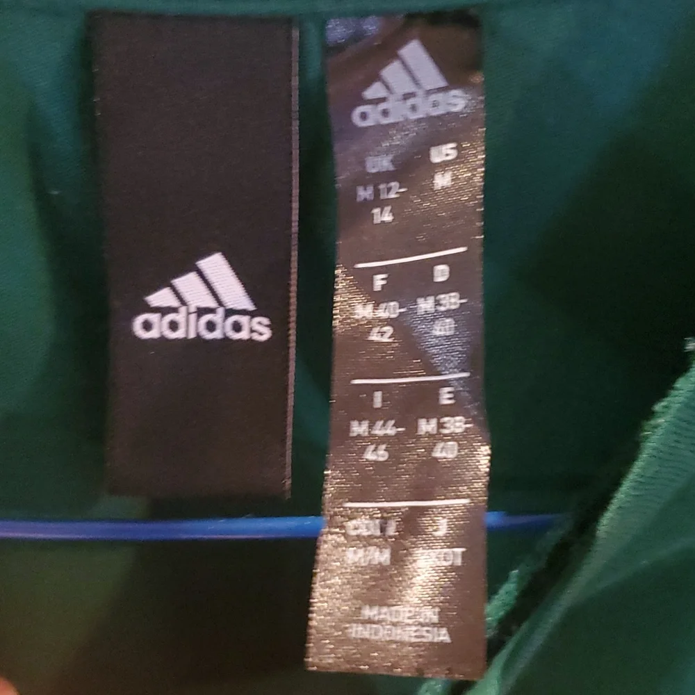 Adidas top - Picture 2 of 3
